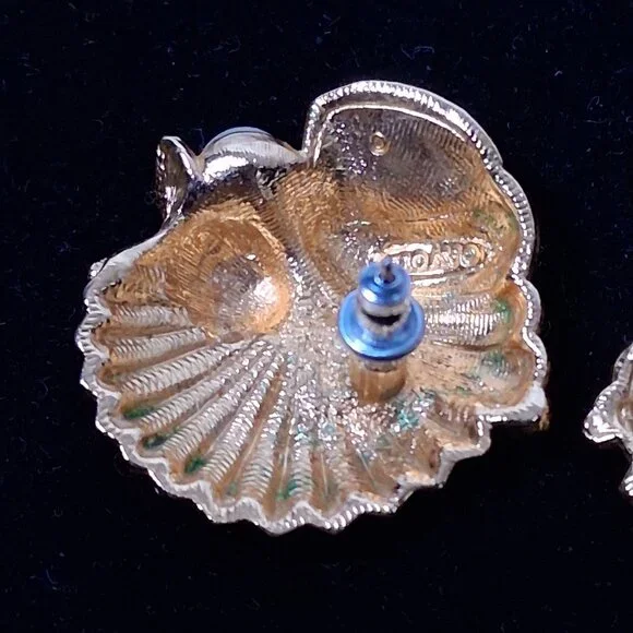 Avon Seashell Earrings Pierced Gold Tone Faux Pearl Starfish Shell Conch Beach - Picture 6 of 9